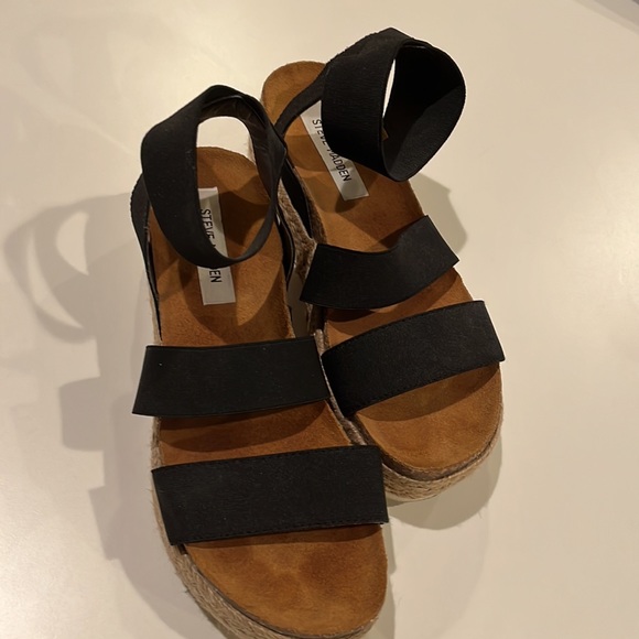 Steve Madden Platform Sandal - Picture 2 of 3